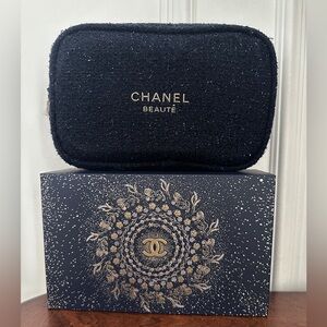 Chanel 2025 holiday tweed Cosmetic pouch